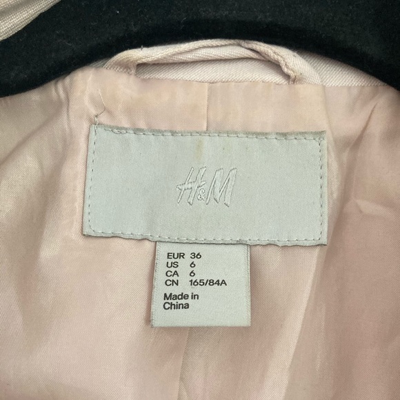 H&M Ruffle Satin Blazer! - Picture 3 of 7